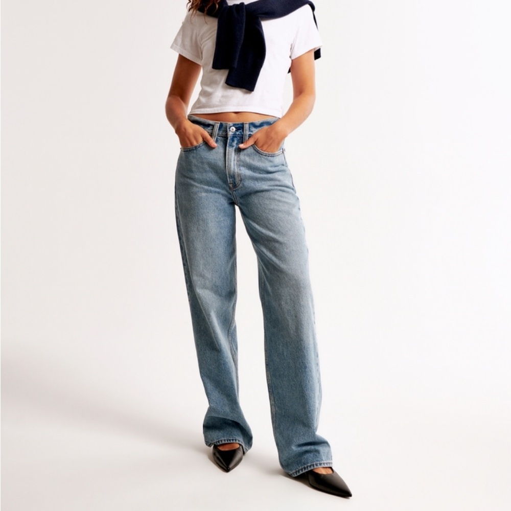 Abercrombie Mid Rise Slouchy Jean